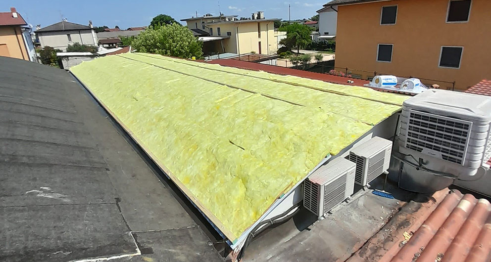 Immagine del tetto con eternit